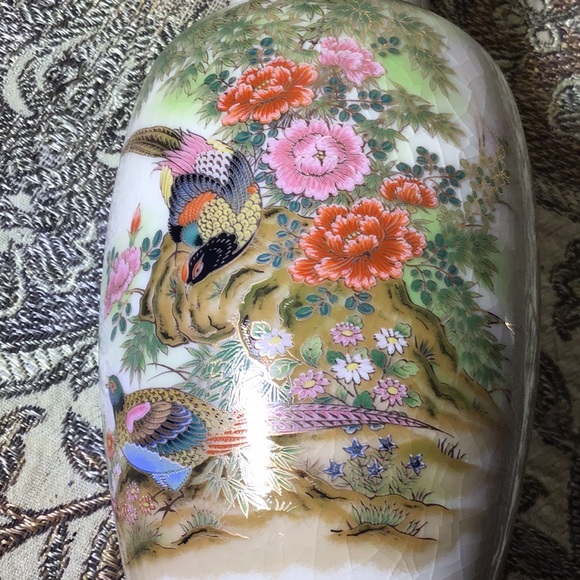 Japan vase, crazed, vivid floral & pheasants art, gold trim, classic decor - Picture 4 of 7